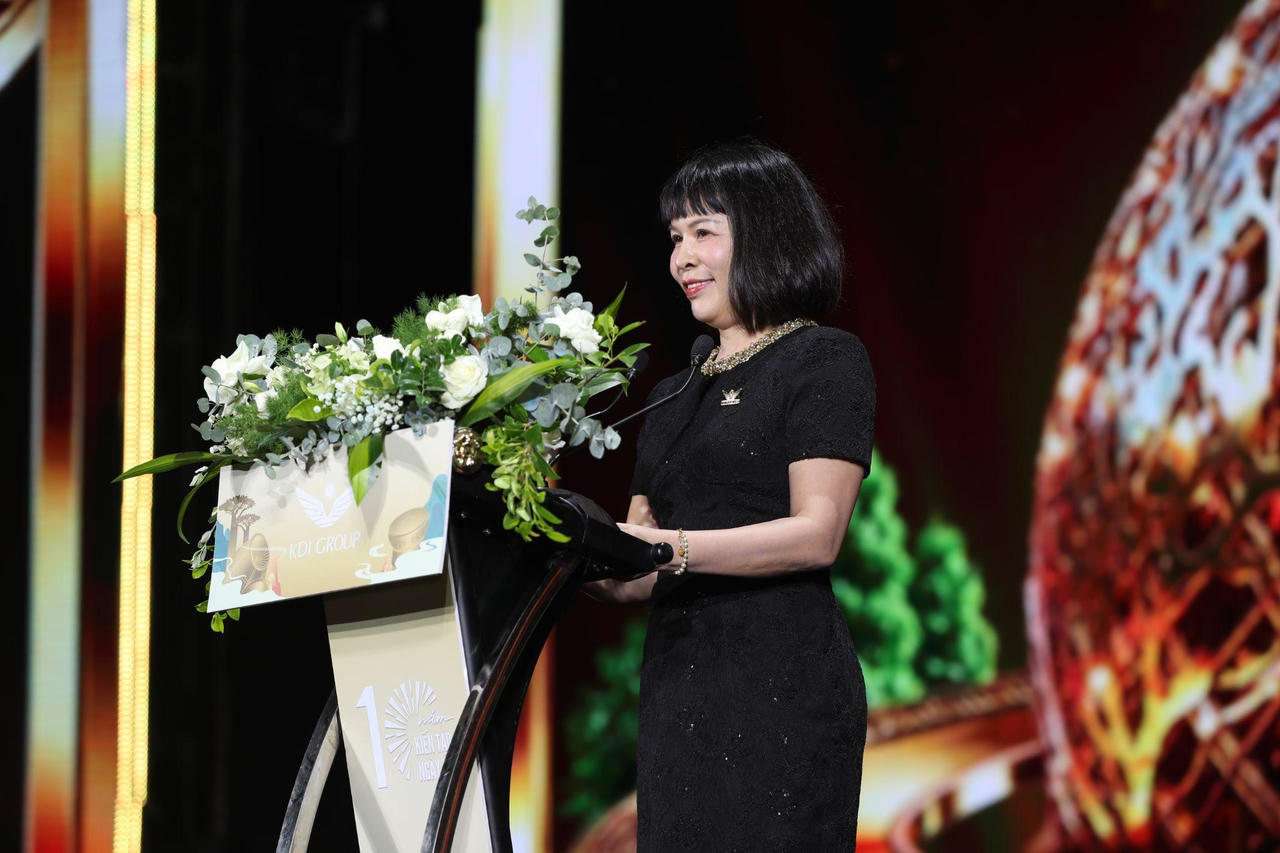 Tổng Giám đốc Lê Thị Trúc Quỳnh chia sẻ định hướng phát triển của KDI Group tại sự kiện.