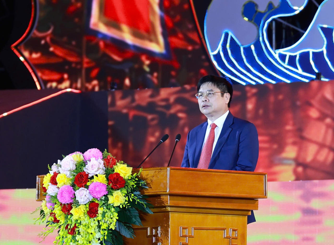 Ông&nbsp;Phạm Văn Nghiêm, Phó Chủ tịch UBND tỉnh Hưng Yên phát biểu khai mạc lễ hội.