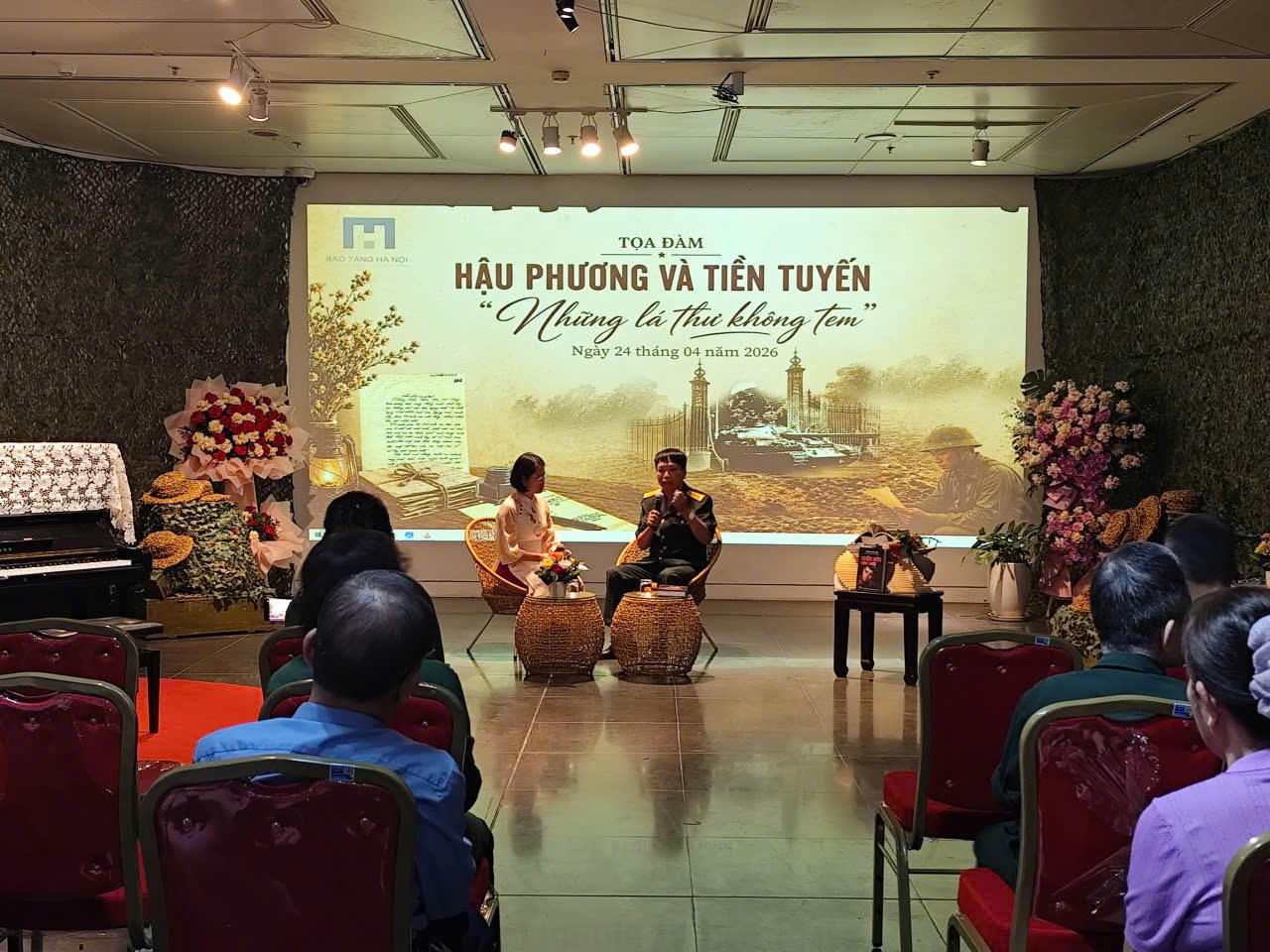 Đại tá, nhà văn, nhà báo Đặng Vương Hưng chia sẻ tại chương trình.