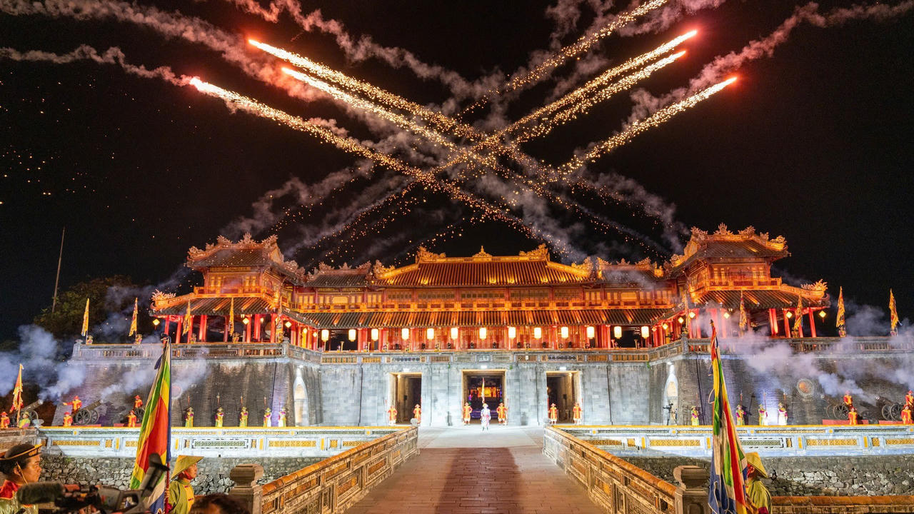 Đặc sắc chương trình nghệ thuật “Hoàng cung huyền ảo” tại Đại Nội Huế