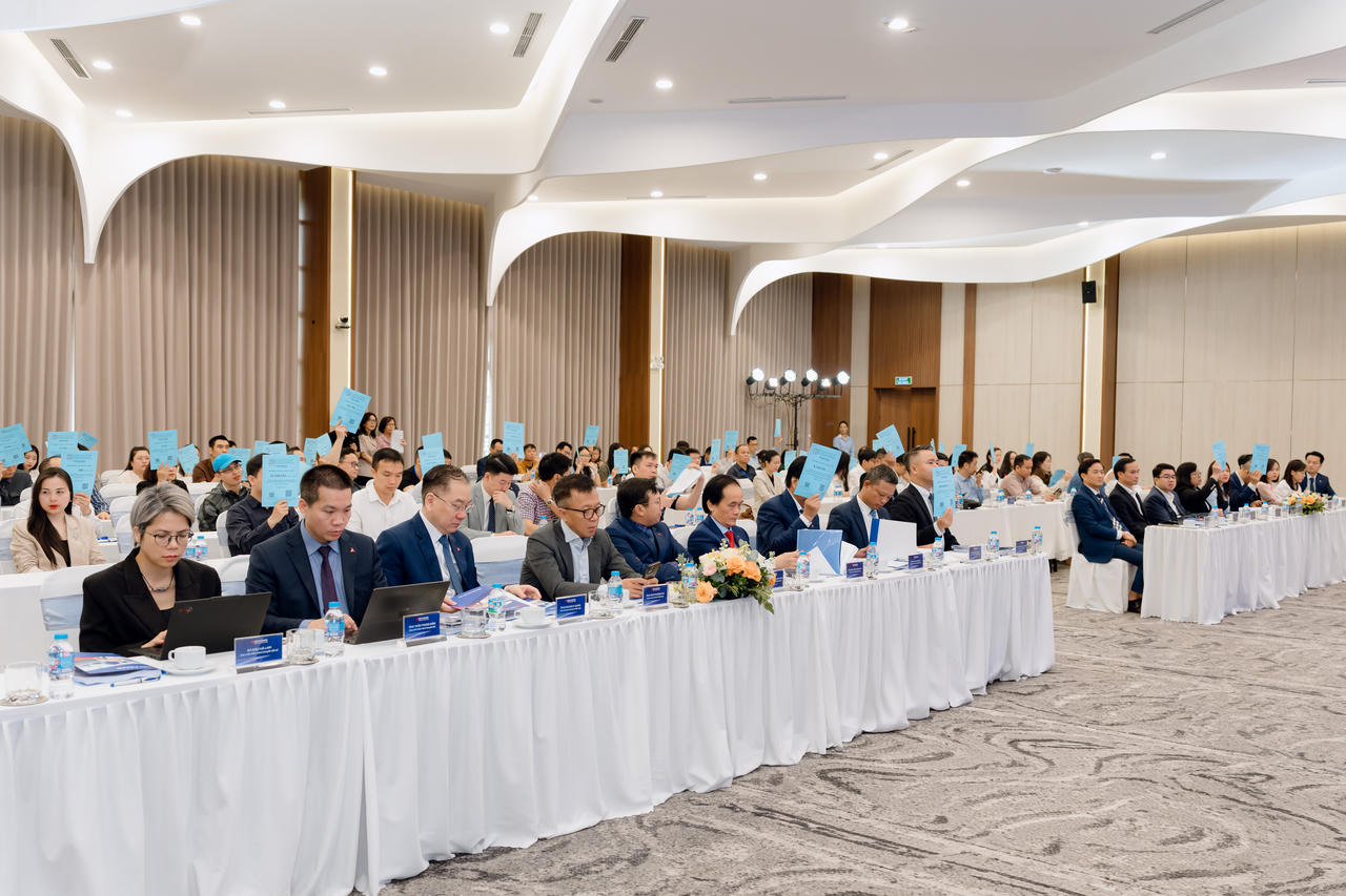  Đại hội đồng cổ đông thường niên VIETABANK 2026 đã thông qua toàn bộ các Tờ trình và Nghị quyết quan trọng