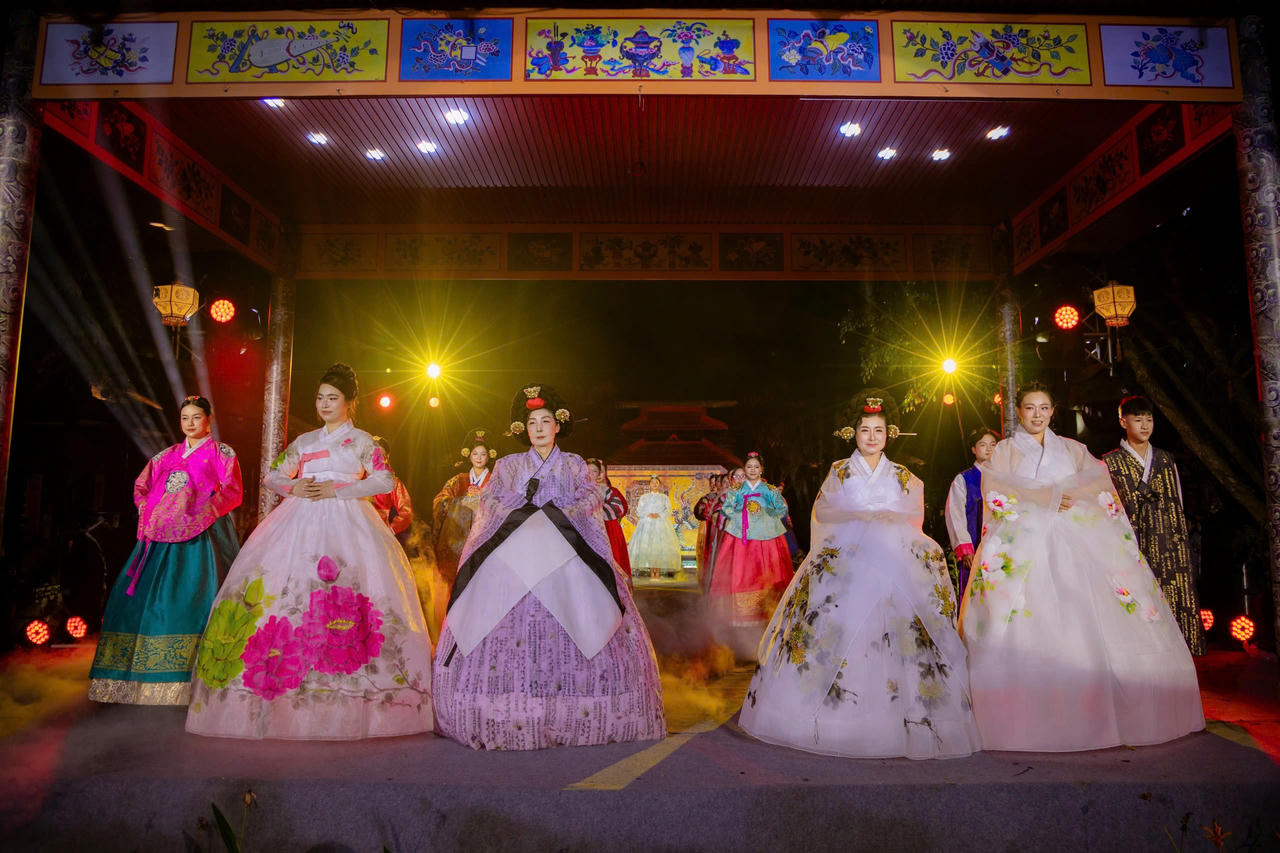 Đặc sắc chương trình nghệ thuật “Hoàng cung huyền ảo” tại Đại Nội Huế