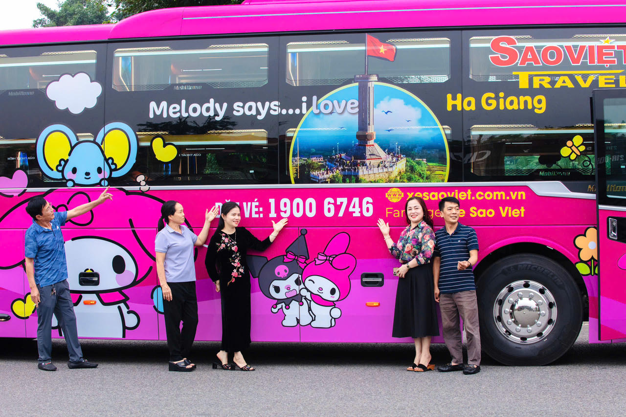 Để phục vụ tuyến đường này, doanh nghiệp đầu tư xe giường nằm đời mới và dòng cabin riêng.