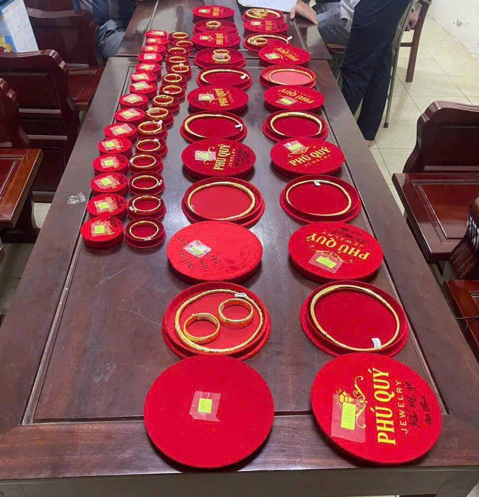 Tang vật vụ án.