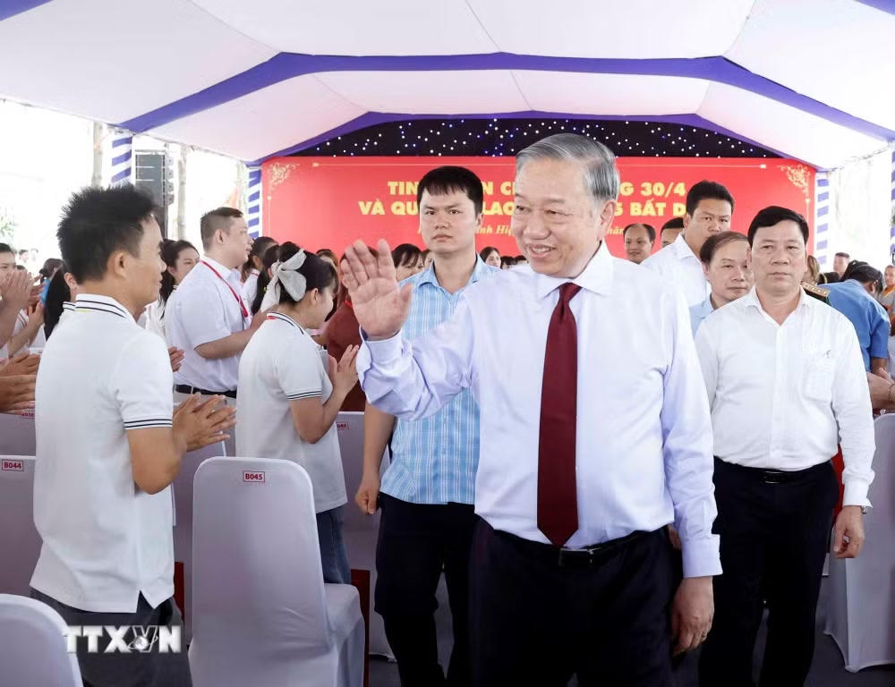 Tổng Bí thư, Chủ tịch nước Tô Lâm thăm, gặp gỡ, động viên công nhân, người lao động ở TPHCM- Ảnh 3.