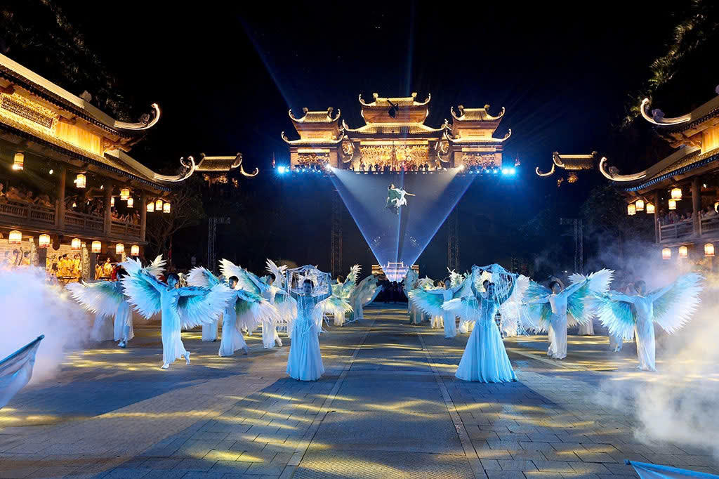 Lễ hội Đàn Kính Thiên tại khu du lịch Thung Ui - Ninh Bình