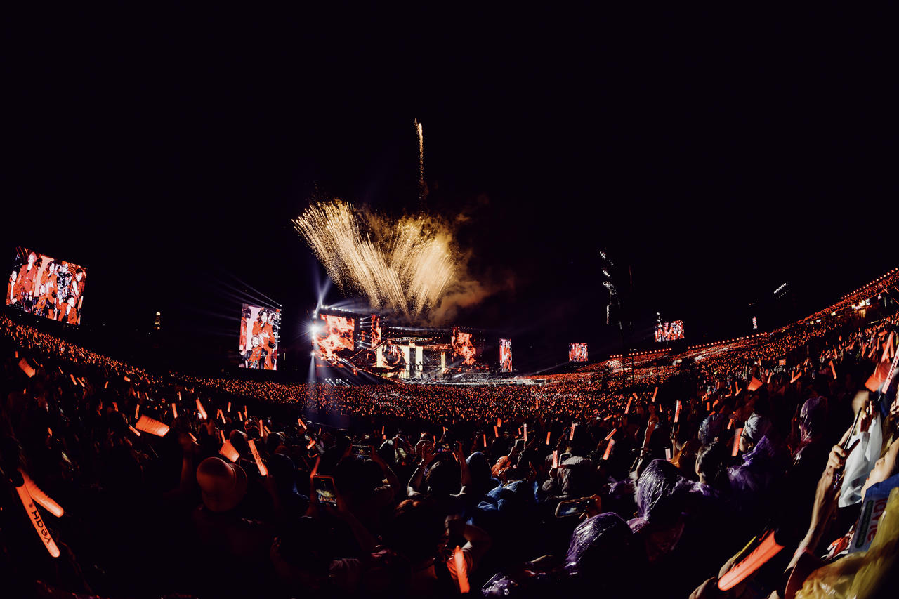 Giữa biển người, những giọt nước mắt đã rơi khi giá trị truyền thống được tôn vinh một cách trang trọng và xúc động nhất. (Ảnh: BTC)