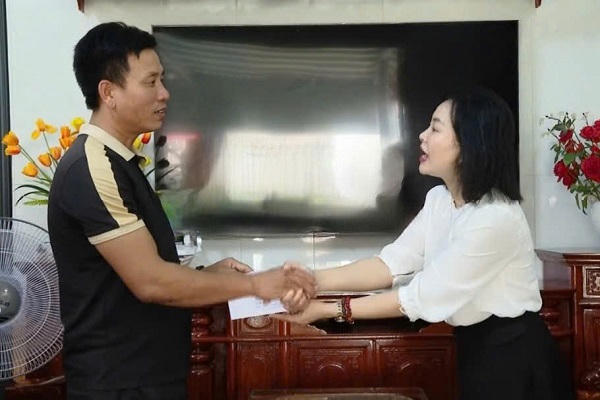 Thăm hỏi, hỗ trợ ngư dân Quảng Trị có tàu cá bị chìm