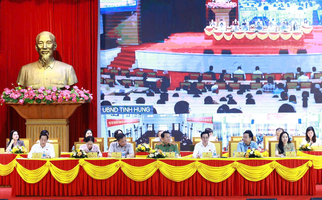 Bộ trưởng Lương Tam Quang tiếp xúc cử tri Hưng Yên sau Kỳ họp thứ Nhất, Quốc hội khóa XVI