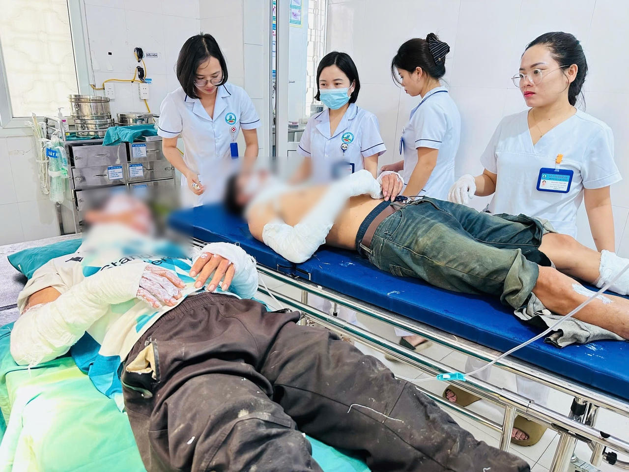 Thui thịt chó, 2 người đàn ông bỏng nặng 