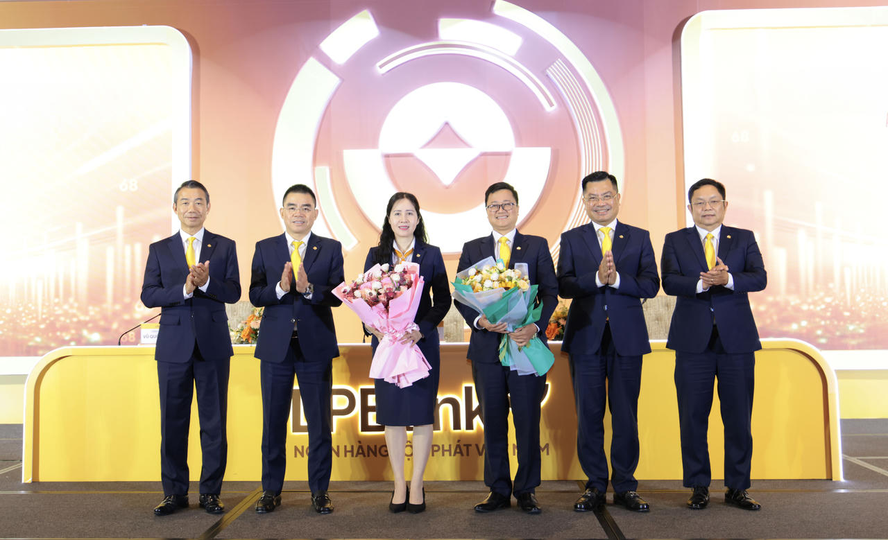 ĐHĐCĐ LPBank (LPB) 2026: Trình phương án lập ngân hàng con tại VIFC, chốt tỷ lệ chia cổ tức tiền mặt kỷ lục 30%