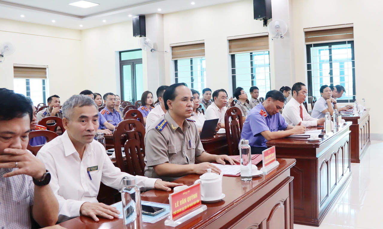 Các đại biểu tham dự buổi lễ ký kết quy chế phối hợp liên ngành
