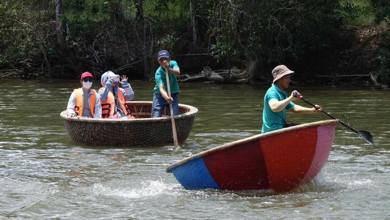 Khách tham quan tại các khu, điểm du lịch tăng cao