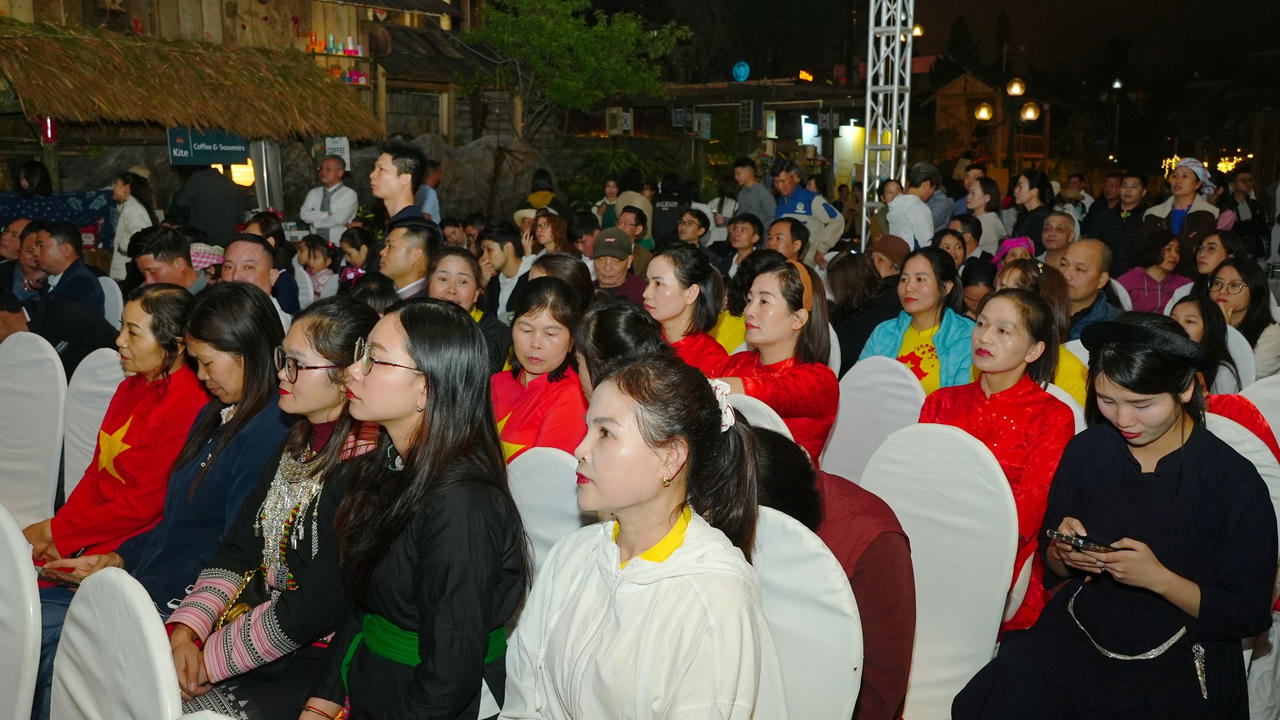 Sự kiện thu hút đông đảo nhân dân và du khách tham dự