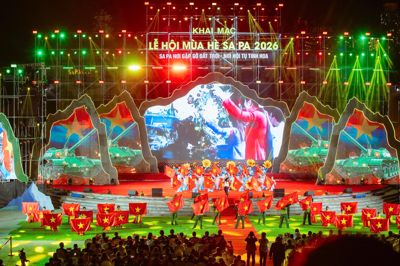 Sa Pa rực sáng đêm hội: Khai màn mùa du lịch hè 2026 đầy sắc màu