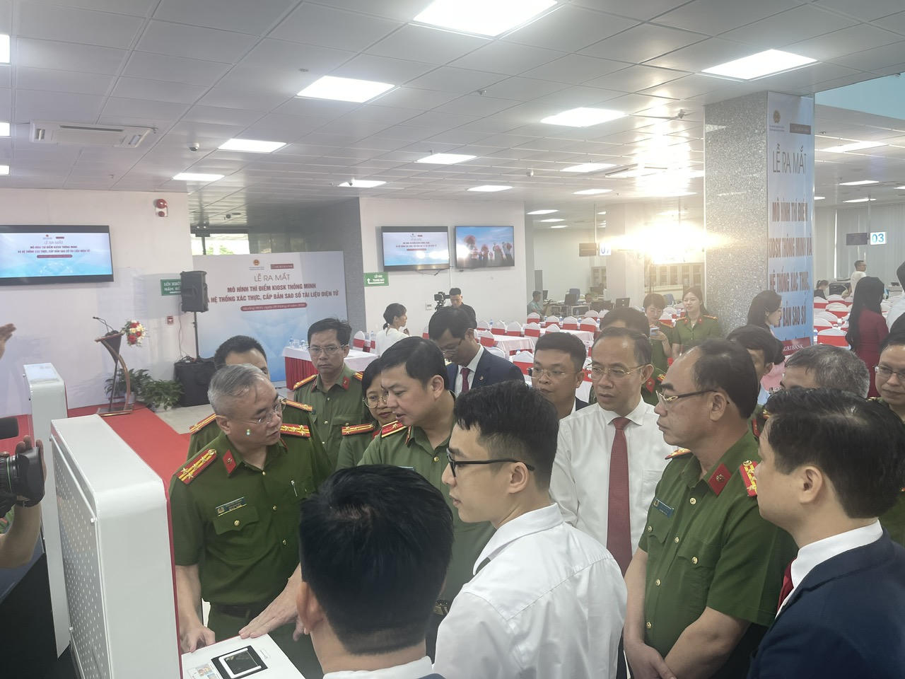 Quảng Ninh: Thí điểm Kiosk thông minh và hệ thống xác thực, cấp bản sao số điện tử