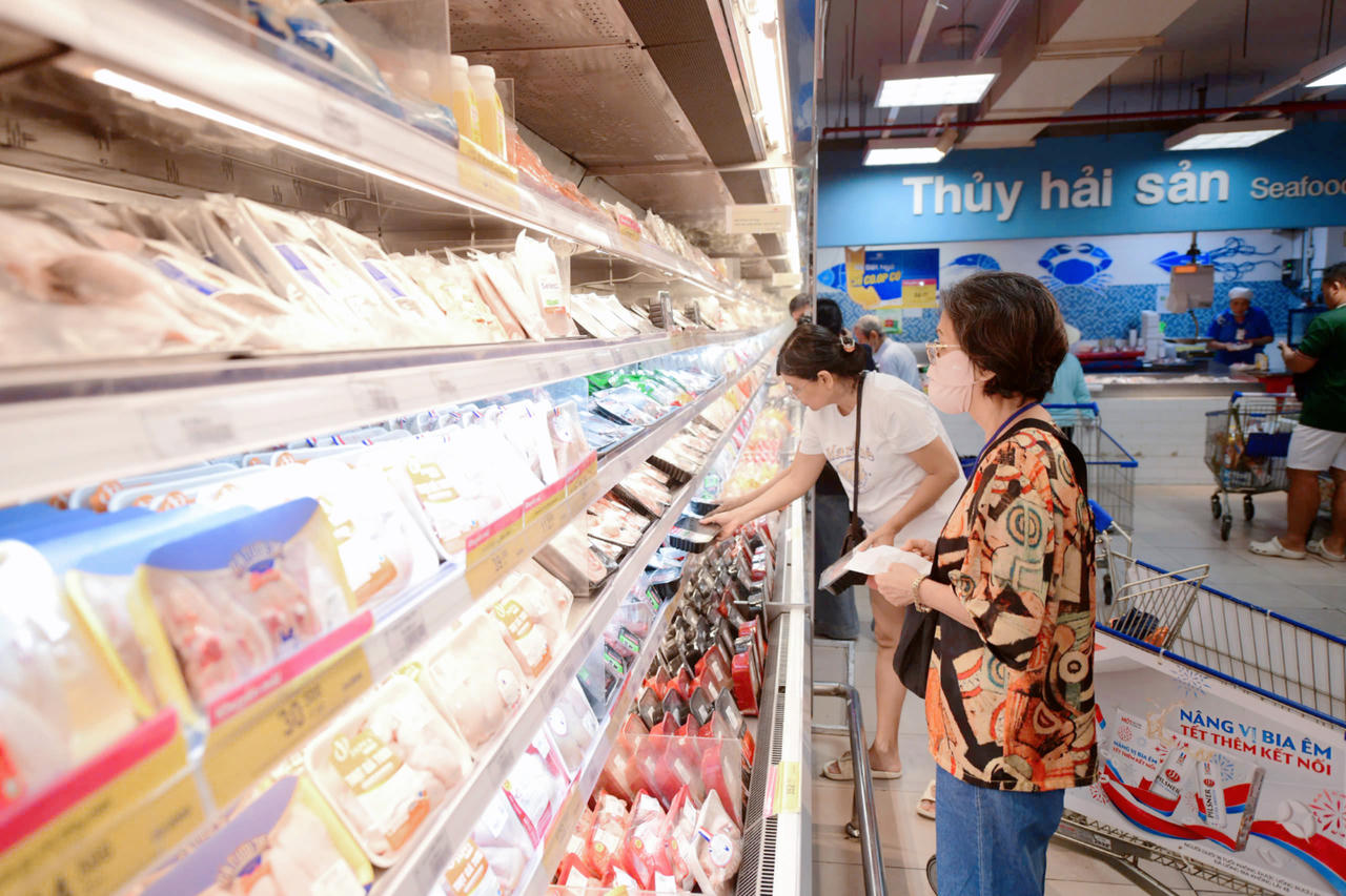 Không khí sinh nhật Co.opmart 30 năm “tăng nhiệt” toàn hệ thống, Saigon Co.op tung thêm ưu đãi trước kỳ nghỉ lớn