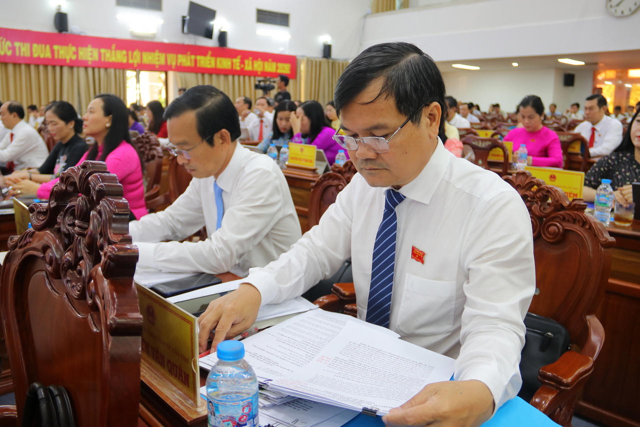 Ông Nguyễn Văn Quân - Giám đốc Sở Tư pháp, đại biểu HĐND TP Cần Thơ tham dự kỳ họp
