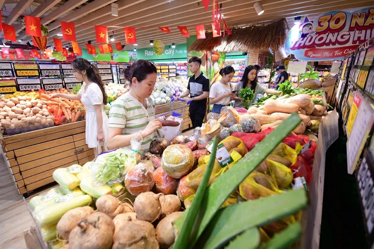 Không khí sinh nhật Co.opmart 30 năm “tăng nhiệt” toàn hệ thống, Saigon Co.op tung thêm ưu đãi trước kỳ nghỉ lớn