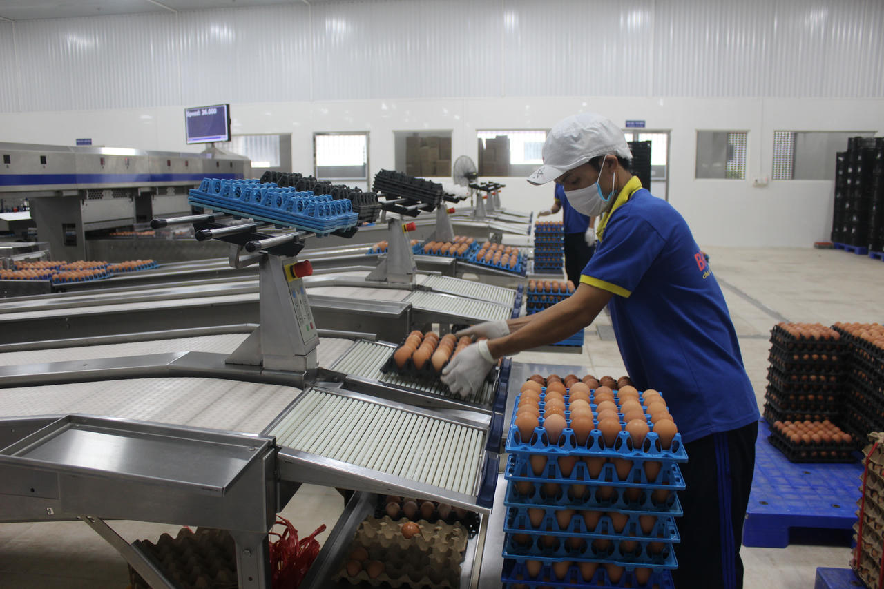 Xây dựng văn hóa công nhân gắn với phát triển văn hóa Việt Nam: 
Bài 2 - Tháo gỡ 'điểm nghẽn'