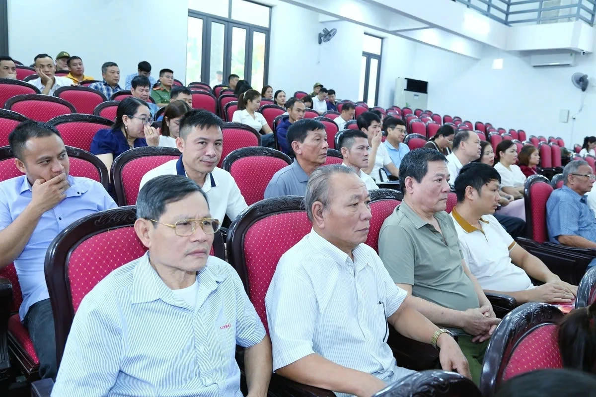 Các đại biểu tham dự hội nghị.