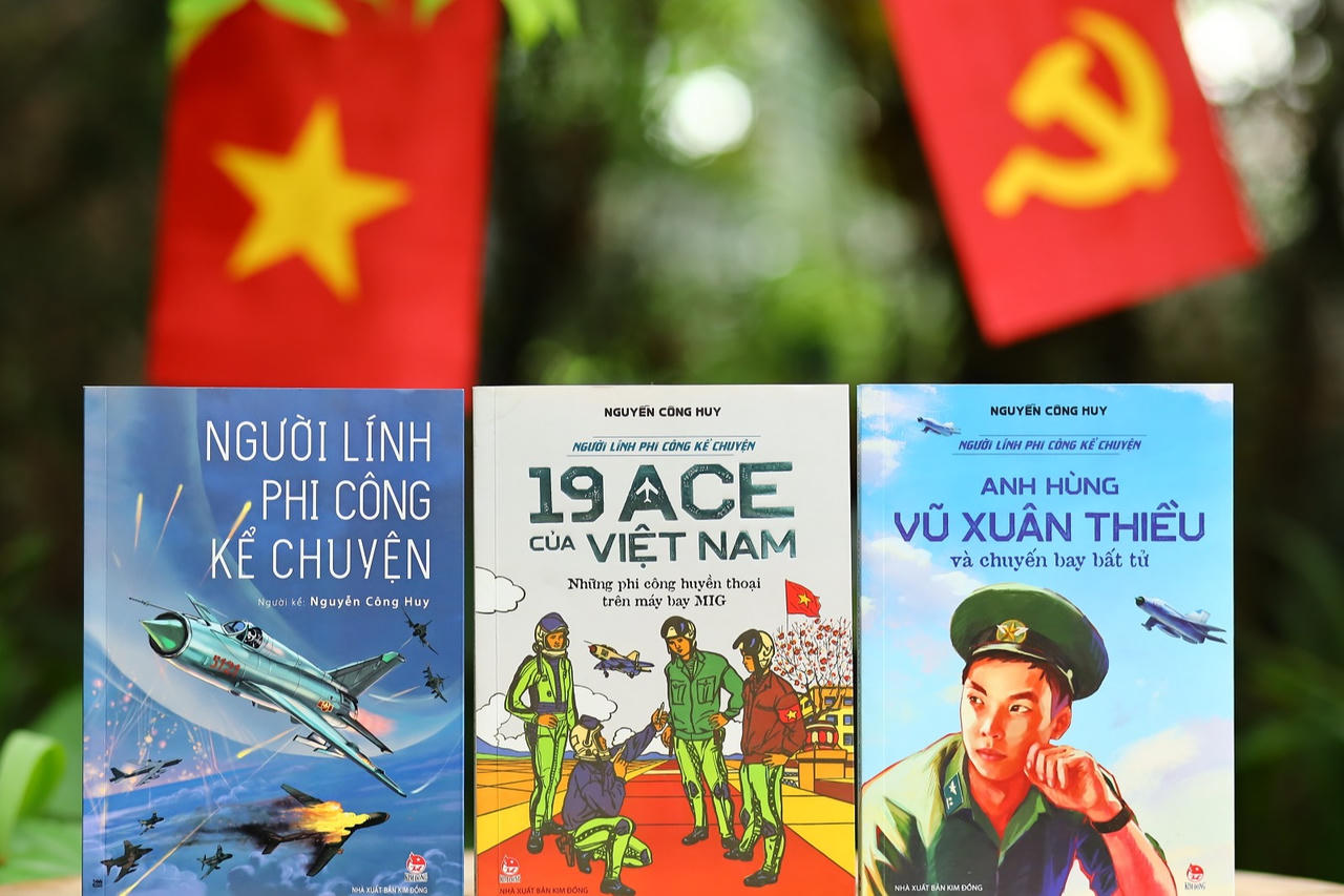 Những lính phi công kể chuyện về chuyến bay bất tử