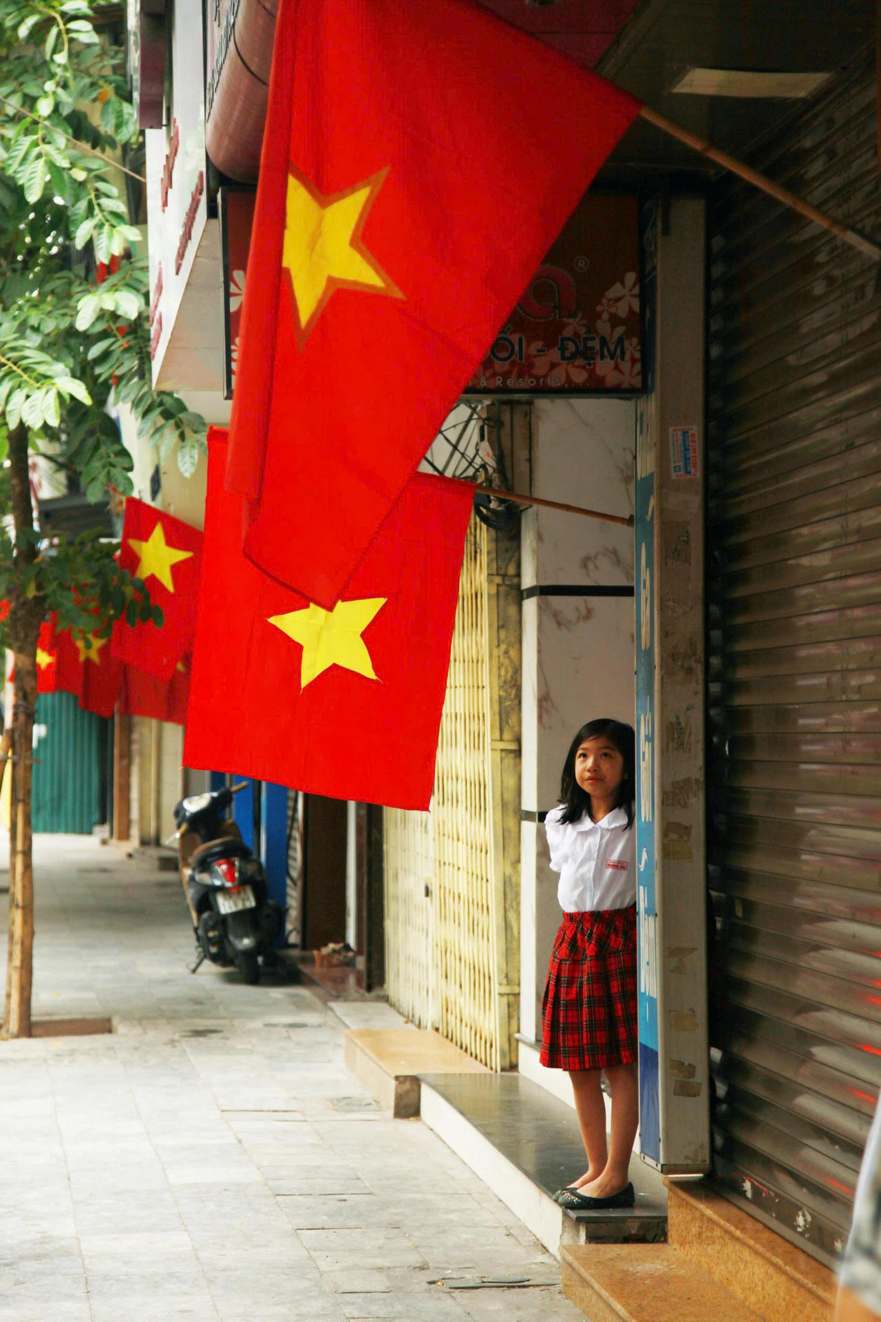 Dấu mốc 51 năm Ngày Giải phóng miền Nam, thống nhất đất nước tiếp tục nhắc nhớ giá trị lịch sử, hun đúc tinh thần xây dựng và bảo vệ Tổ quốc.&nbsp;(Ảnh: Xuân Hoàng)