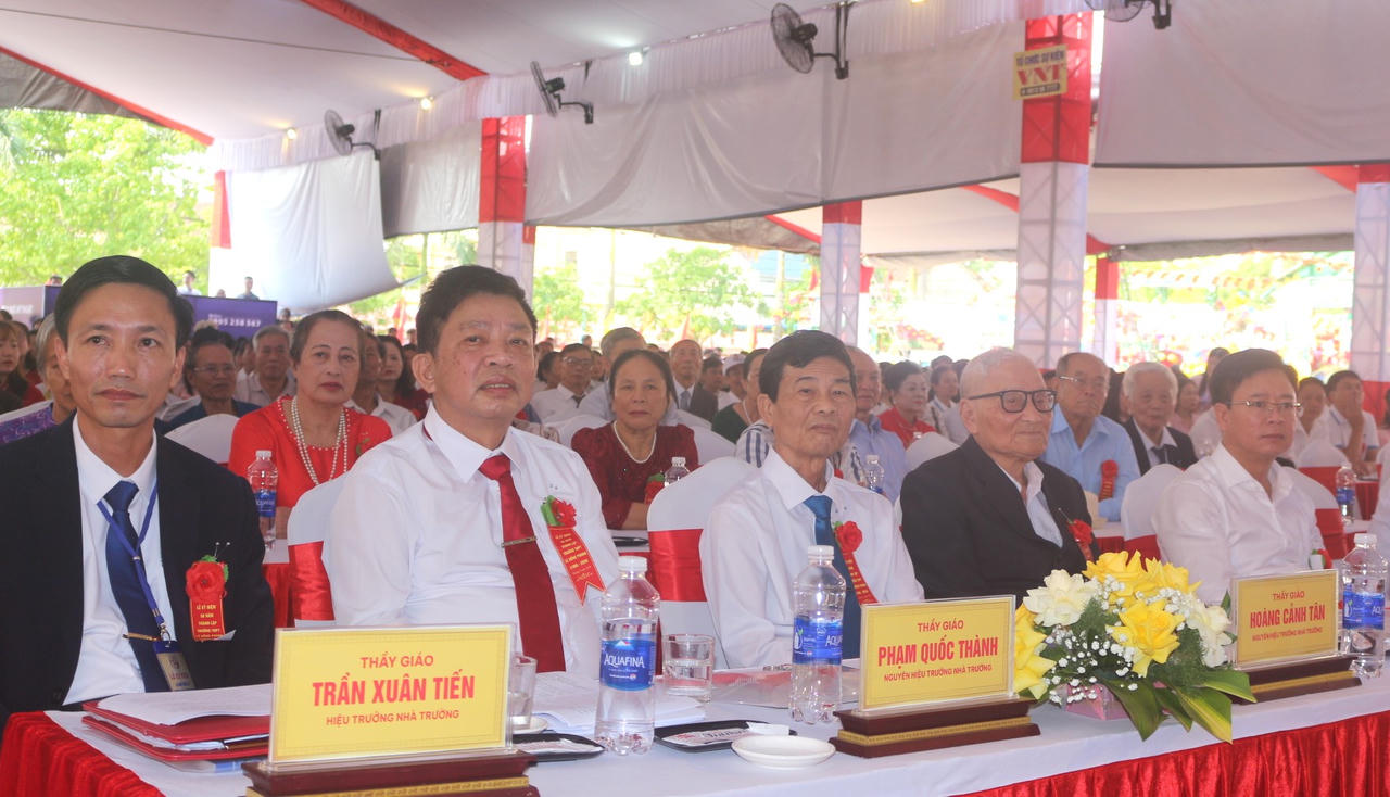 Trường THPT Lê Hồng Phong (Quảng Trị) - 60 năm hun đúc trí tuệ, bồi đắp nhân cách