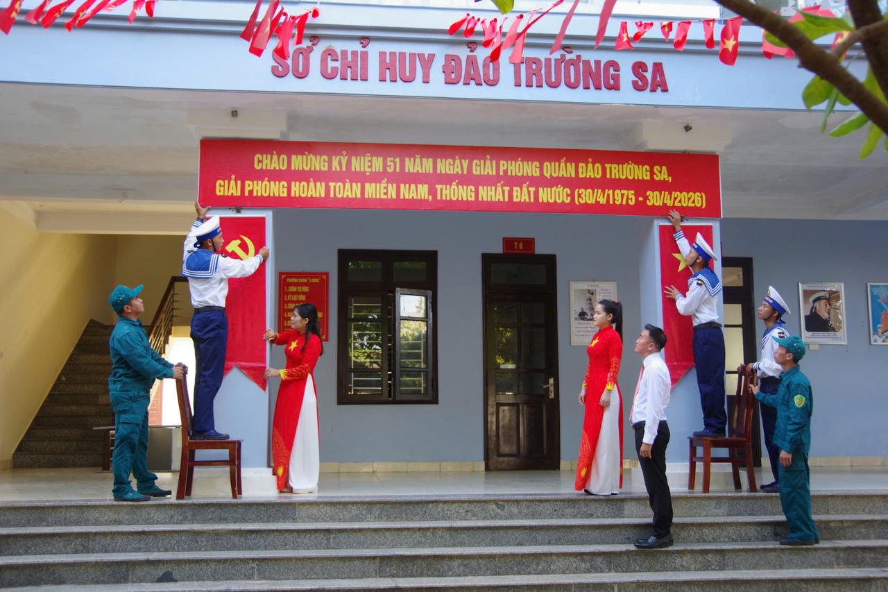 Quân dân đặc khu Trường Sa hướng về ngày 30/5 và 1/5