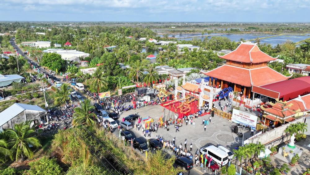 Rộn ràng du lịch Cà Mau kỳ lễ hội