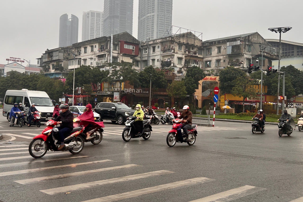 Thời tiết ngày 3/5: Ảnh hưởng không khí lạnh, Bắc Bộ mưa dông