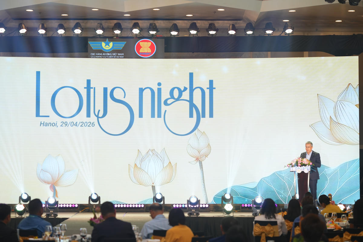 Phát biểu tại buổi tiệc “Lotus Night”, Chủ tịch HĐQT Vietnam Airlines Đặng Ngọc Hòa chia sẻ chương trình không chỉ để chúc mừng thành công của Hội nghị mà còn là không gian tăng cường kết nối và củng cố quan hệ đối tác.