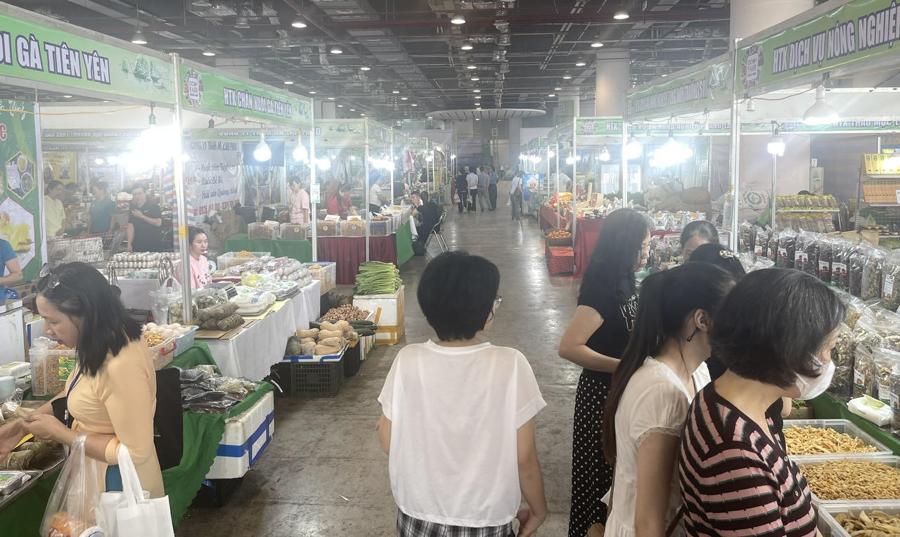 Quảng Ninh đón hơn 1 triệu lượt khách trong kỳ nghỉ lễ Giỗ Tổ và 30/4