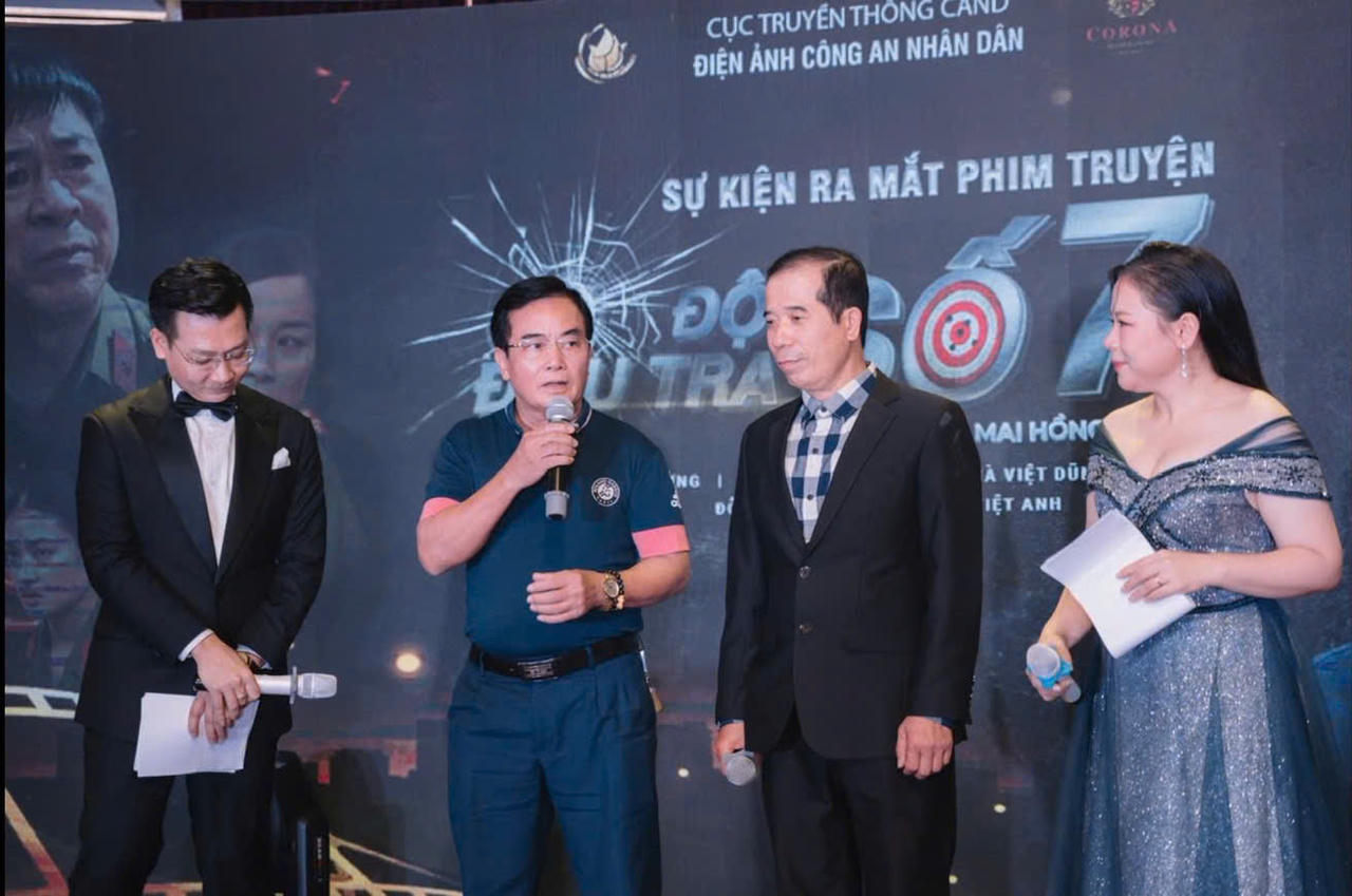 Đại tá Nguyễn Viết Chức chia sẻ tại sự kiện ra mắt bộ phim về lực lượng Cảnh sát hình sự, nơi những ký ức về chuyên án giải cứu con tin người Nhật năm 1999 được tái hiện sống động, như một dấu mốc không thể phai mờ trong lịch sử đấu tranh phòng, chống tội phạm của Công an Thủ đô.