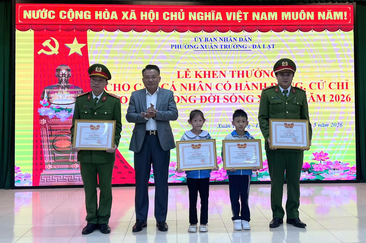 Phường Xuân Trường - Đà Lạt khen thưởng 4 cá nhân có hành động đẹp
