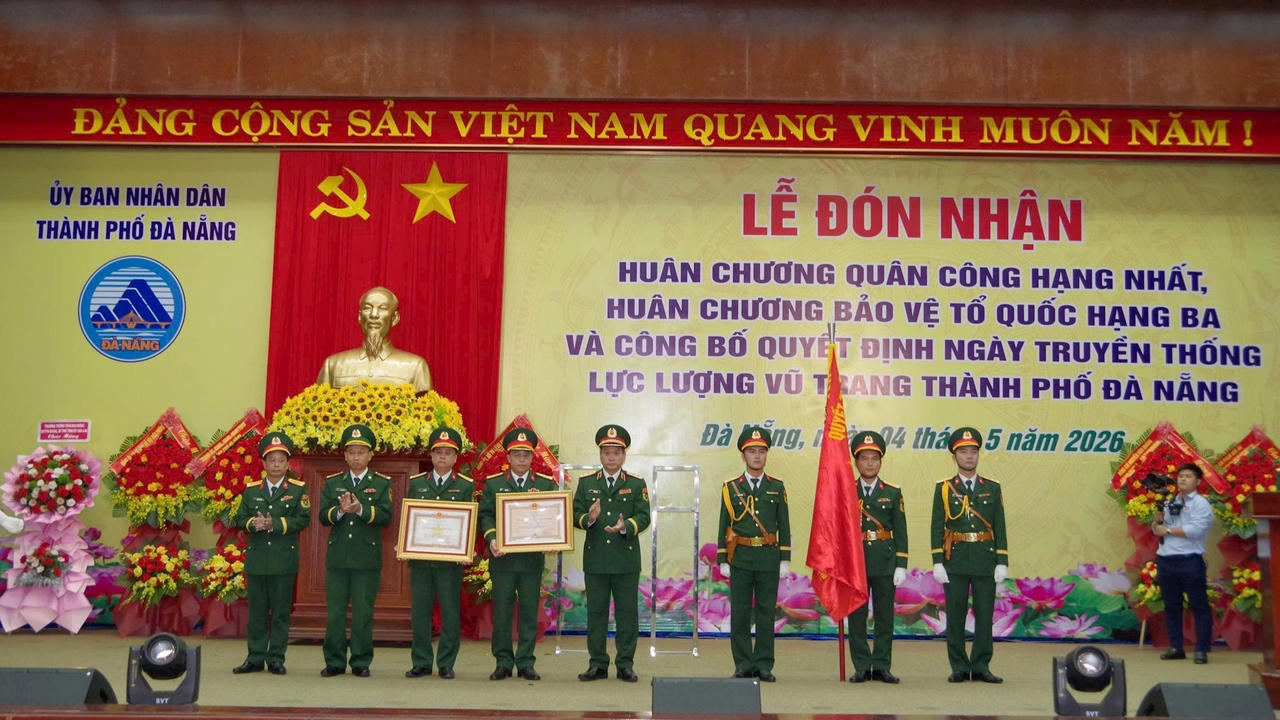 LLVT TP Đà Nẵng đón nhận Huân chương Quân công hạng Nhất