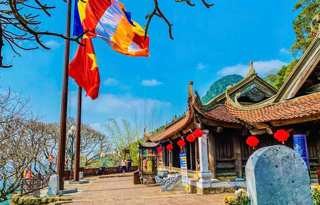 4 tháng đầu năm 2026, hơn 1 triệu lượt du khách đã đến chiêm bái Di sản văn hóa thế giới Yên Tử