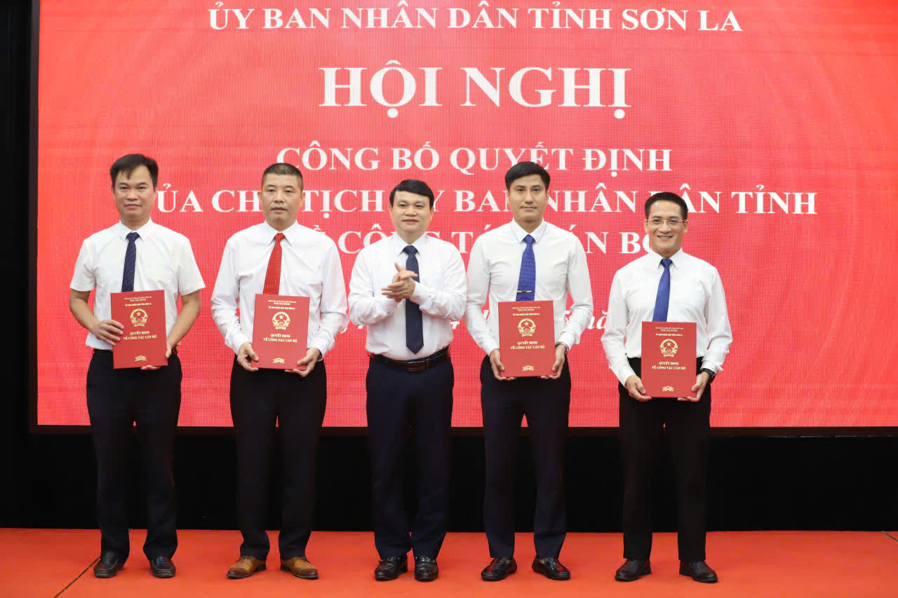 UBND tỉnh Sơn La điều động, bổ nhiệm nhiều lãnh đạo cấp sở.