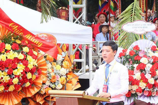 Lãnh đạo phường Tiên Sơn phát biểu khai mạc lễ hội Chùa Long Đọi Sơn 2026.
