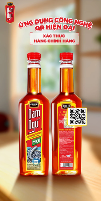 Công nghệ QR Code là phương thức hiện đại giúp người tiêu dùng truy xuất thông tin sản phẩm thuận tiện - ví dụ trên hình ảnh sản phẩm nước mắm Nam Ngư.