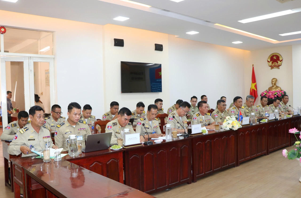 Công an tỉnh An Giang và 5 tỉnh Campuchia tăng cường hợp tác, giữ gìn an ninh biên giới