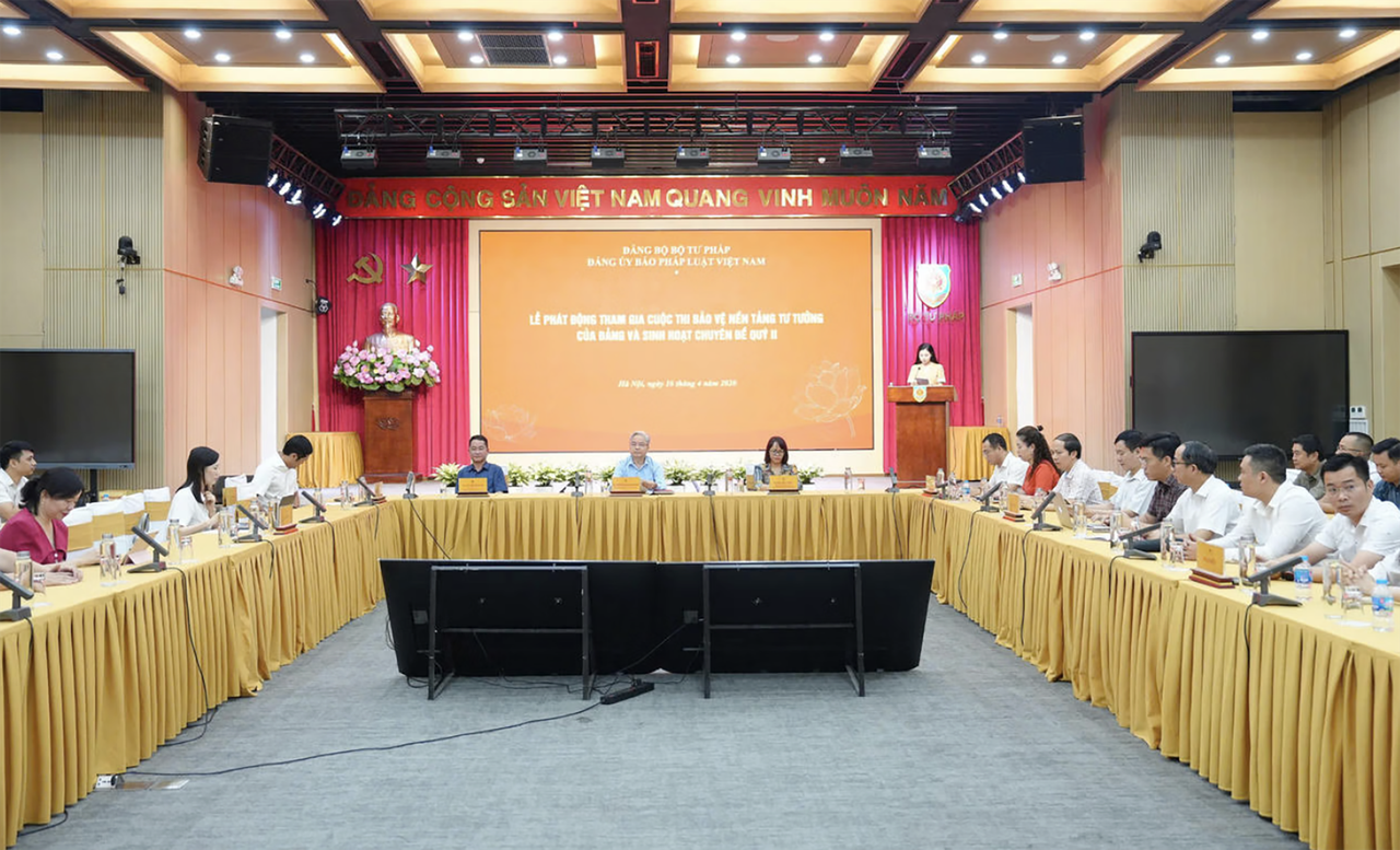 Toàn cảnh Phát động tham gia Cuộc thi Bảo vệ nền tảng tư tưởng của Đảng trong Đảng bộ Báo Pháp luật Việt Nam. Ảnh Báo Pháp luật Việt Nam.