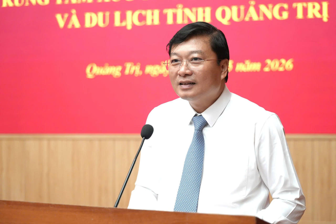 Chủ tịch UBND tỉnh Lê Hồng Vinh phát biểu tại hội nghị.