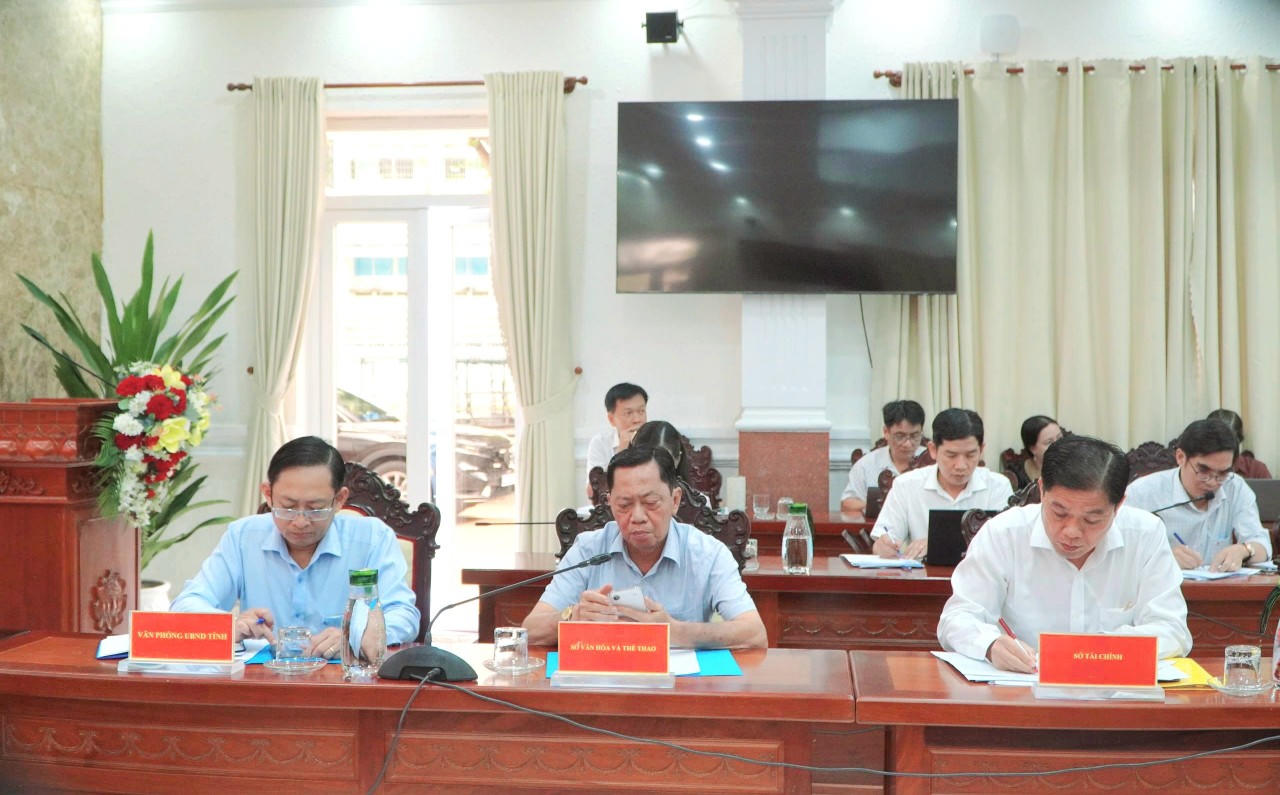 Các đại biểu tham dự buổi họp báo