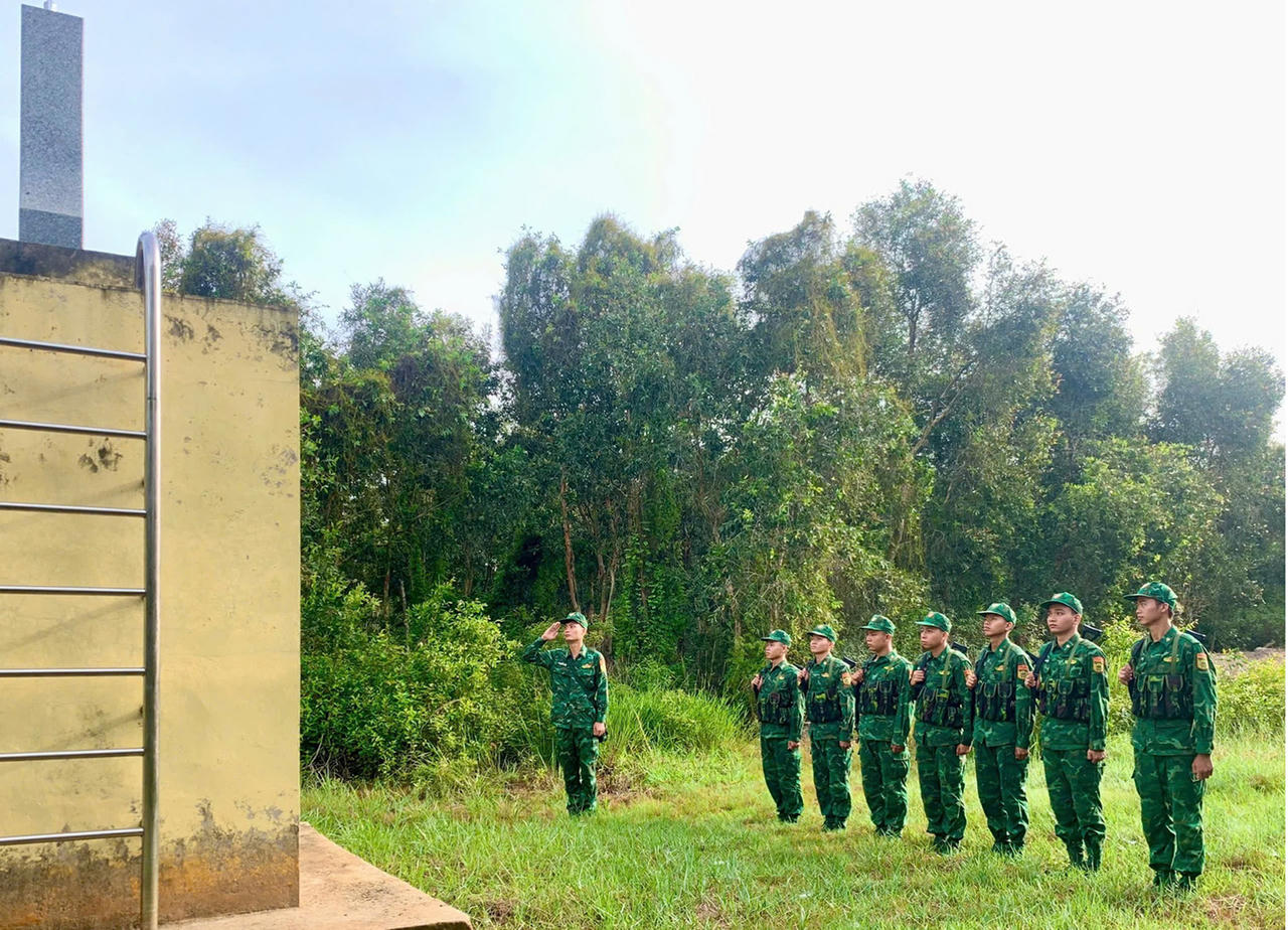 Cán bộ, chiến sĩ BĐBP tỉnh tuần tra bảo vệ biên giới.