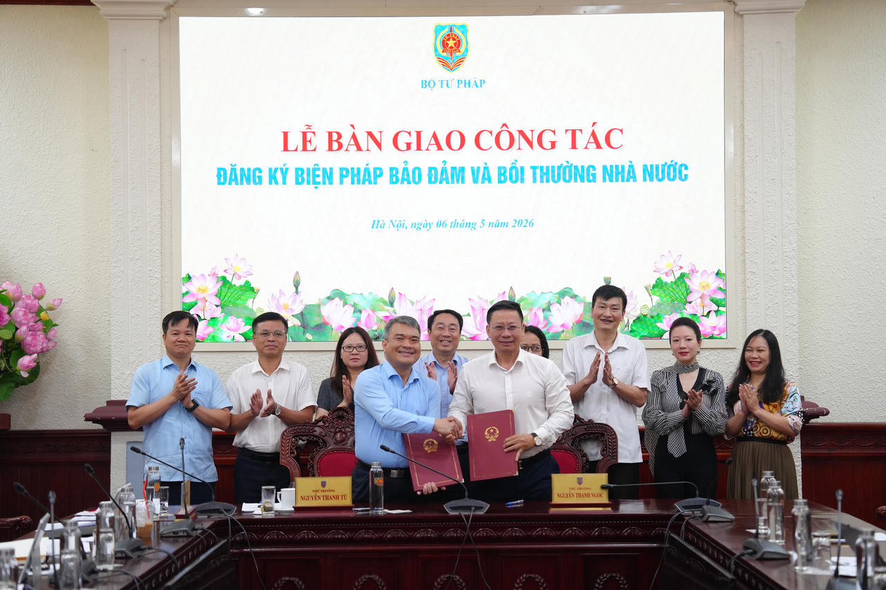 Bàn giao công tác Đăng ký giao dịch bảo đảm và Bồi thường nhà nước