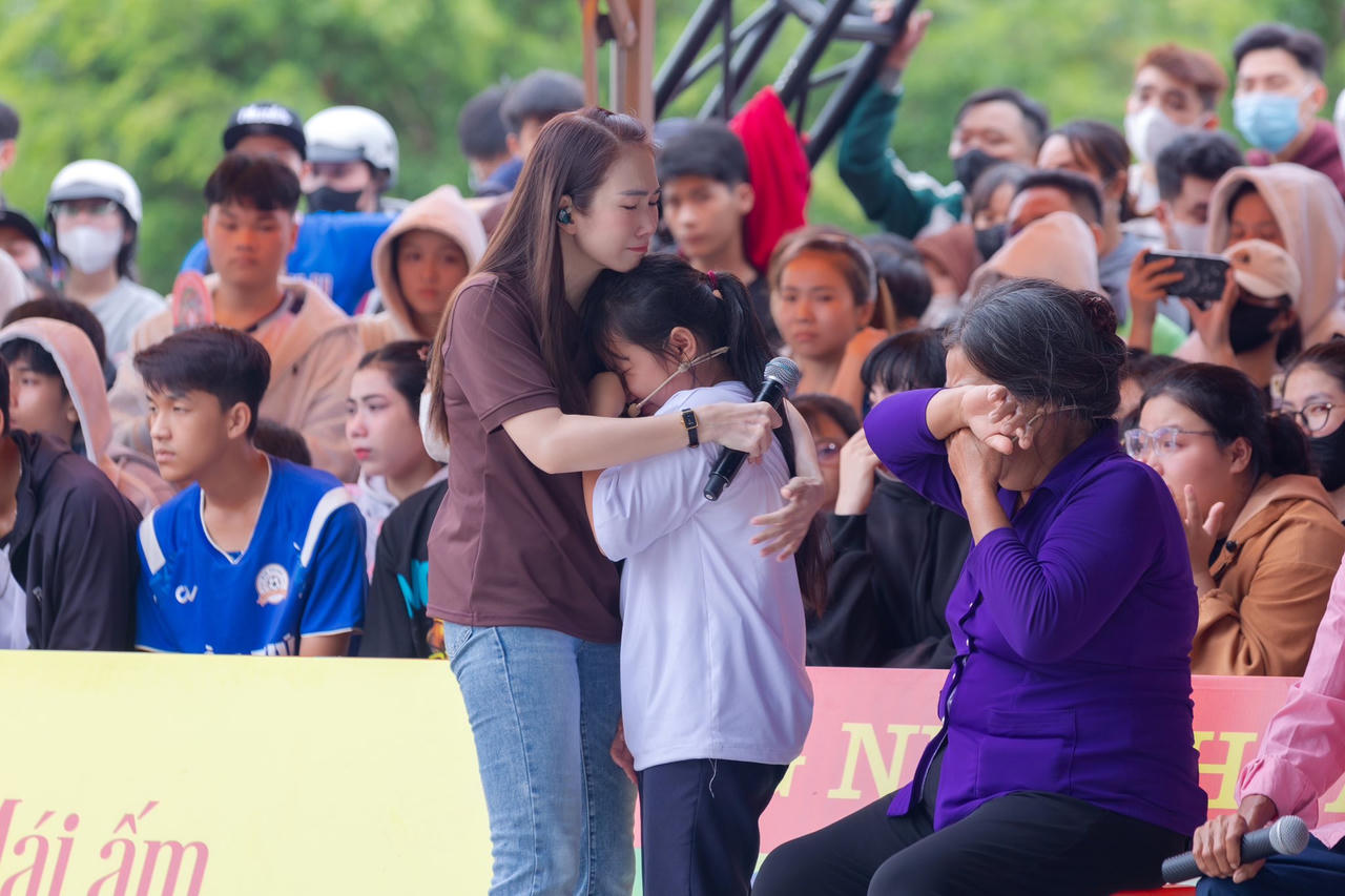 “Hoàn cảnh nào cũng đáng thương, nhân vật nào cũng khiến mình day dứt.” - MC Thanh Thảo chia sẻ.