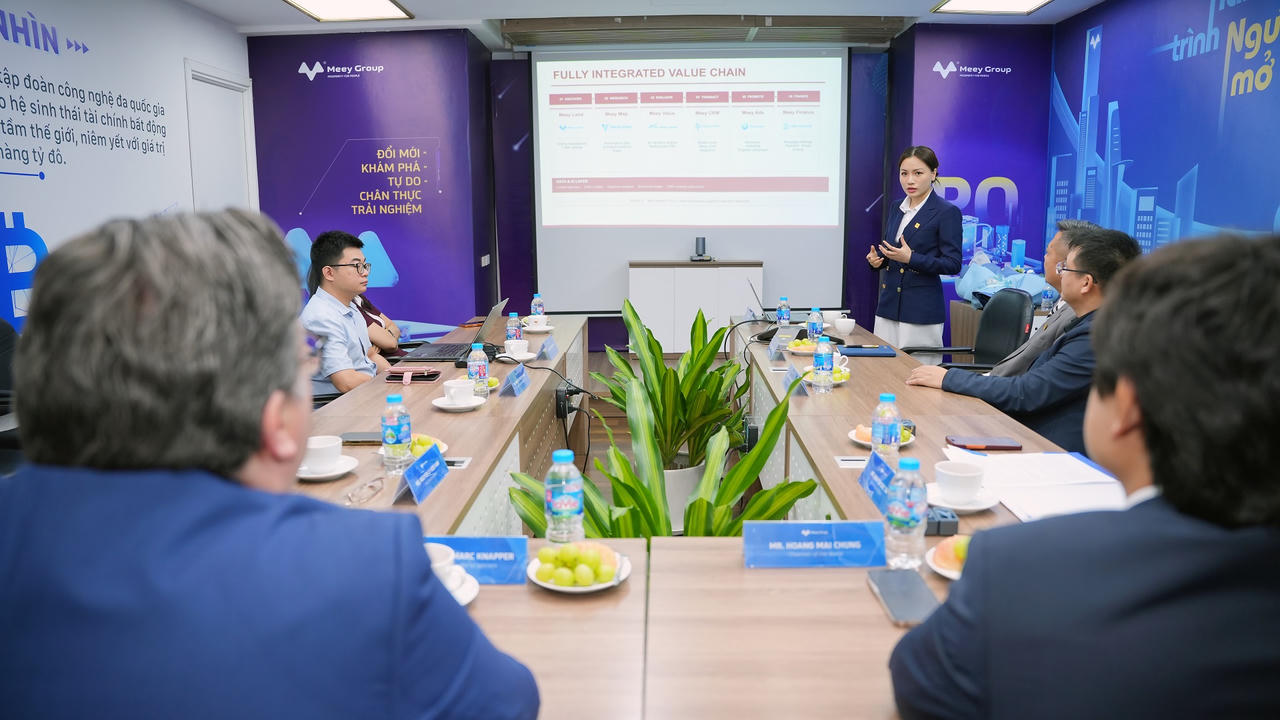 Bà Nguyễn Lý Kiều Anh, Tổng Giám đốc Meey Group, giới thiệu về tập đoàn. (Ảnh: Meey Group)
