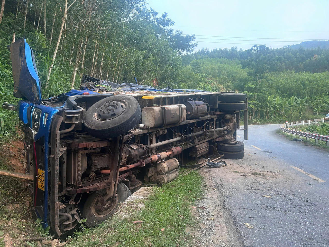 Cảnh báo mất an toàn giao thông trên đèo Vi Ô Lắk