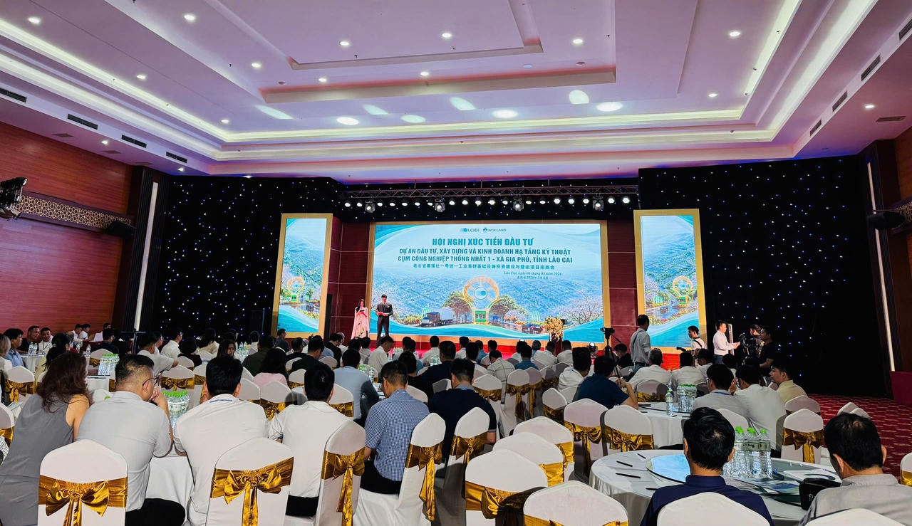 Quang cảnh hội nghị